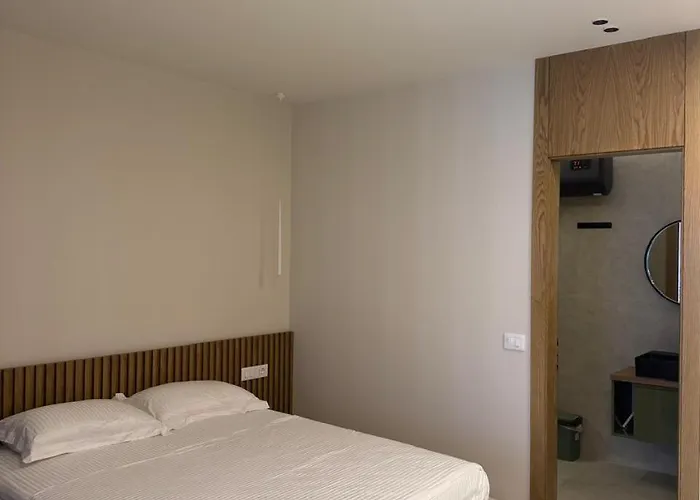 Juna's Blissful * Vlorë